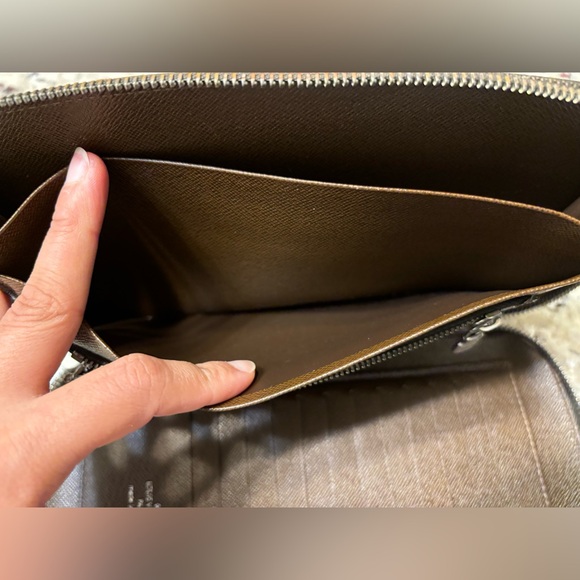 Louis Vuitton Dark Brown Taiga Leather Atoll Travel Case Wallet - EUC - Picture 8 of 16